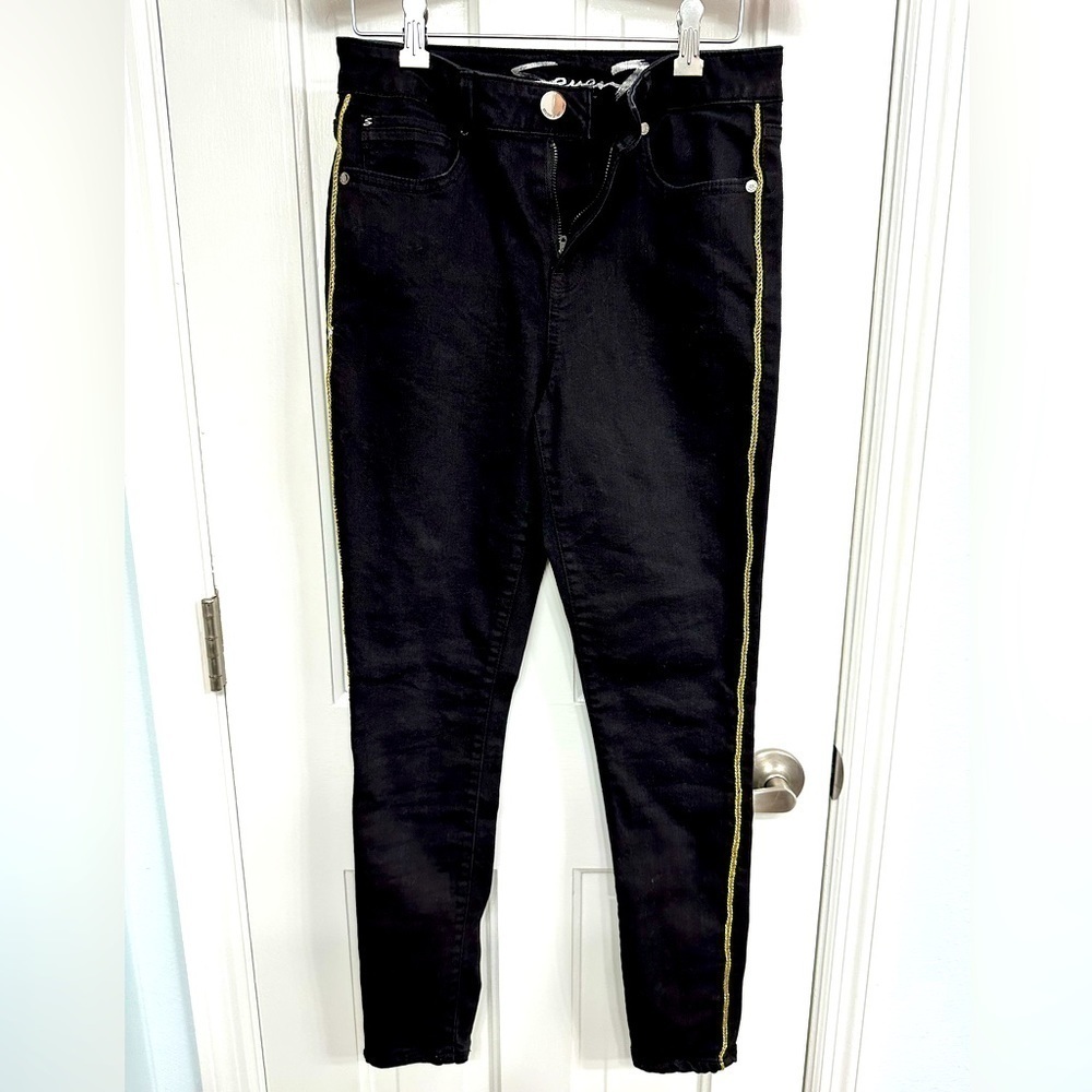 Seven 7 black skinny jeans with gold brocade trim down sides. Size 4